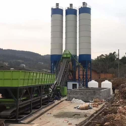 Foundation-free concrete mixing station